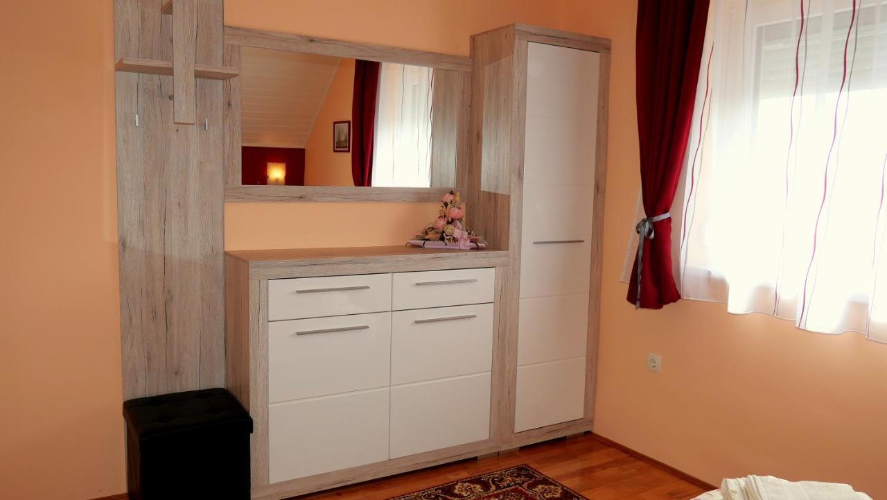 Papp Apartmanház Vonyarcvashegy Exterior foto