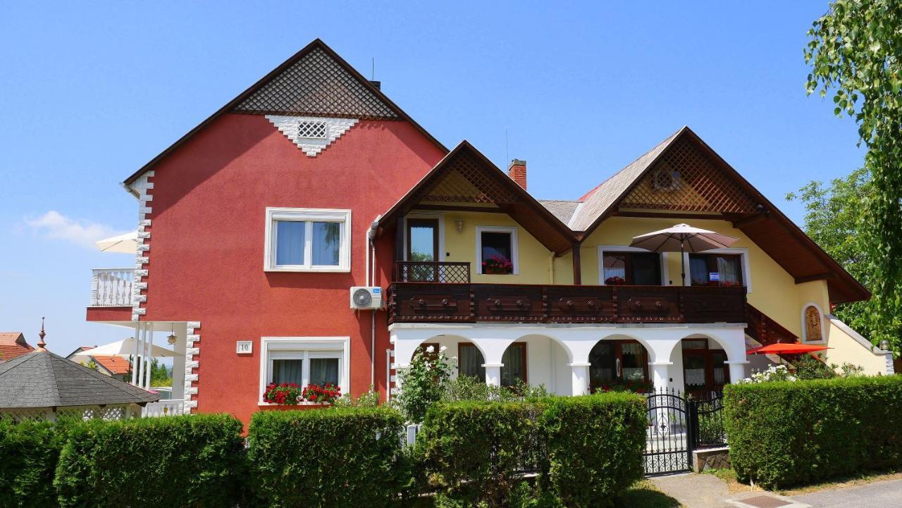Papp Apartmanház Vonyarcvashegy Exterior foto