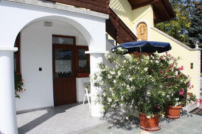 Papp Apartmanház Vonyarcvashegy Exterior foto